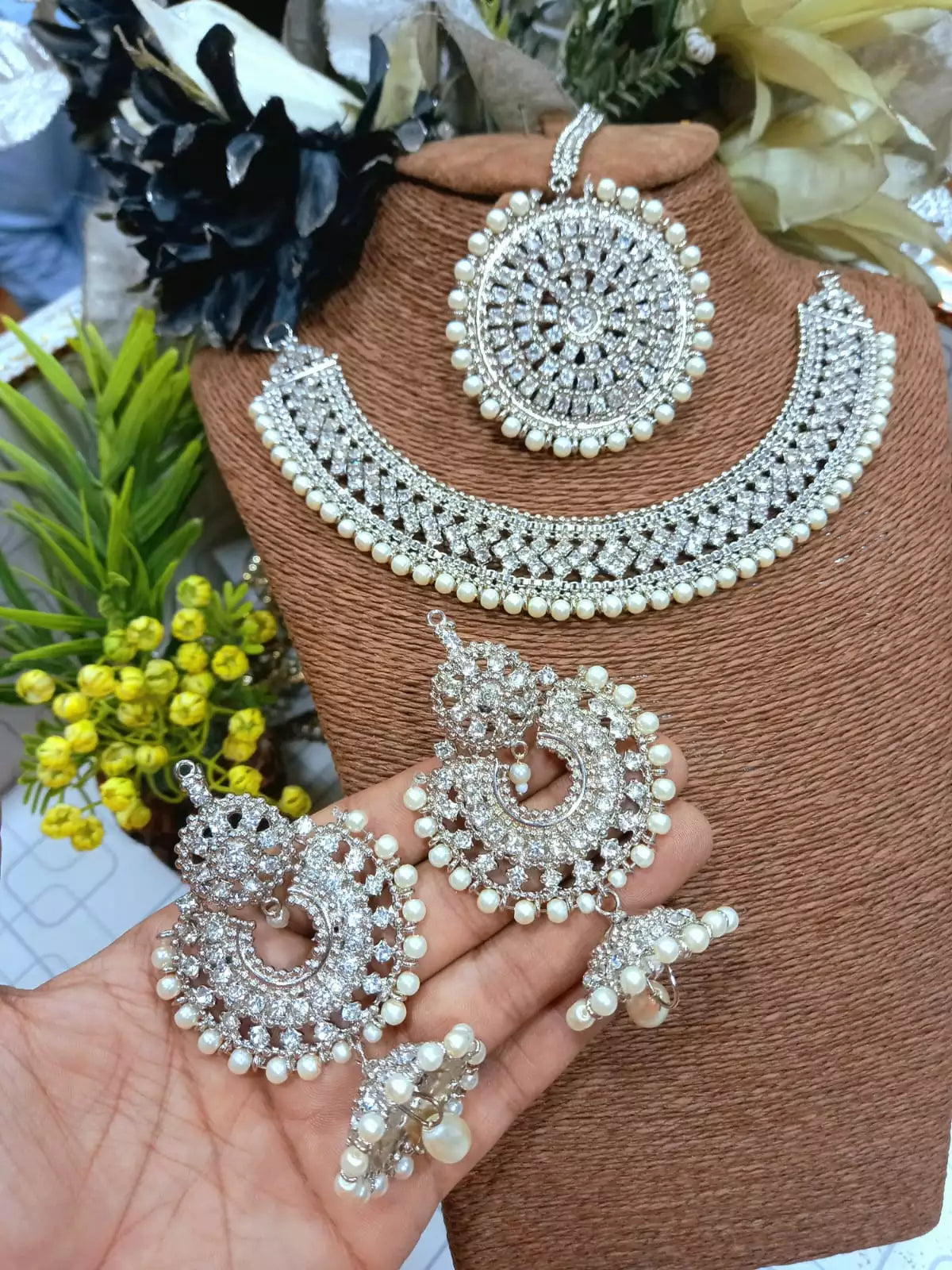Manjoos big size jhumki teeka set Main image