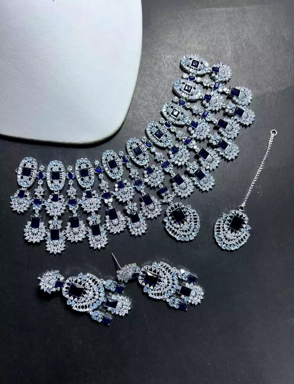Kiara Advani bridal set with teeka