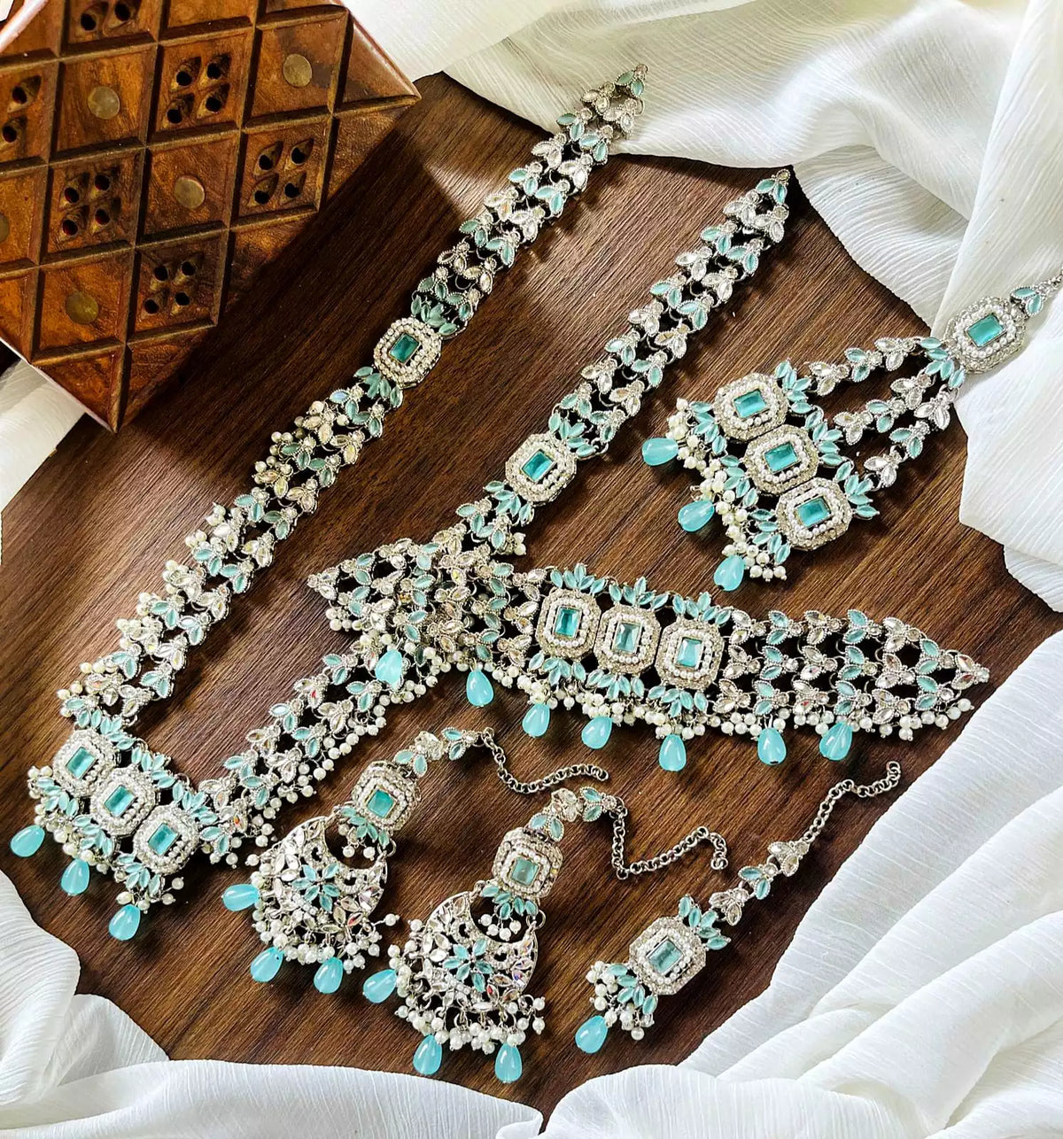 Kundan double dholna bridal set Main image