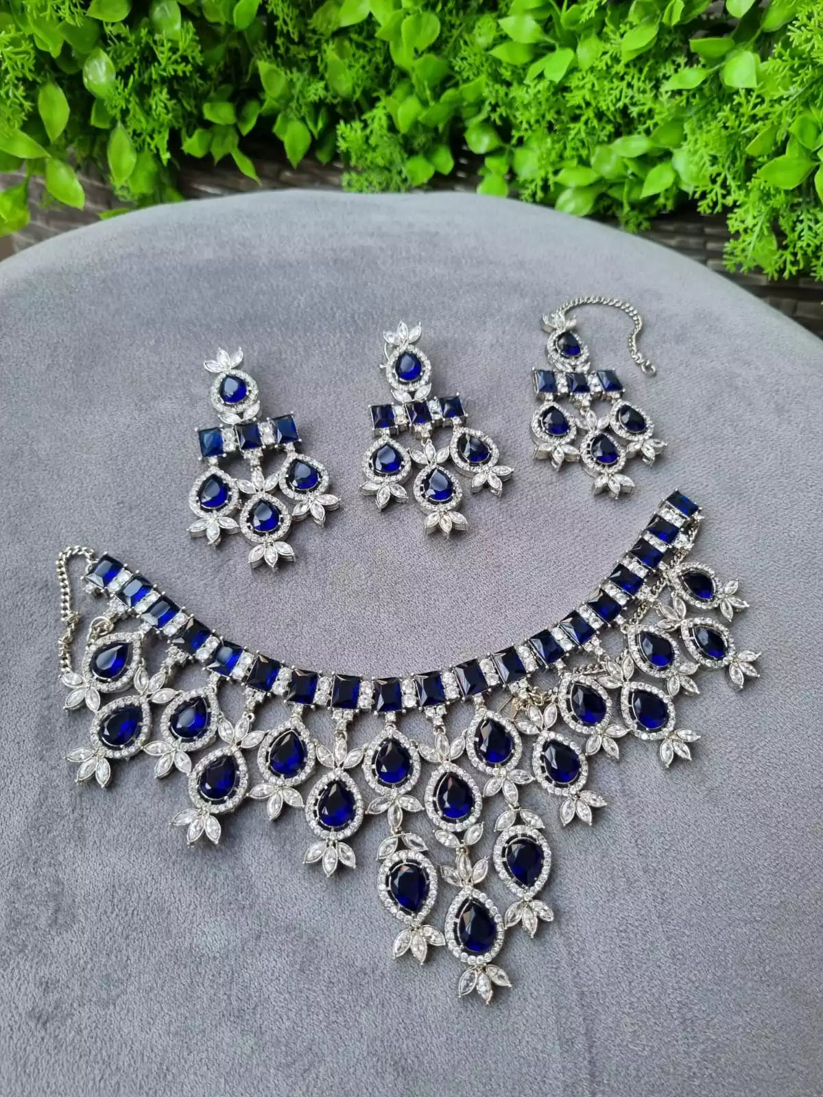 Zircon full neck bridal set