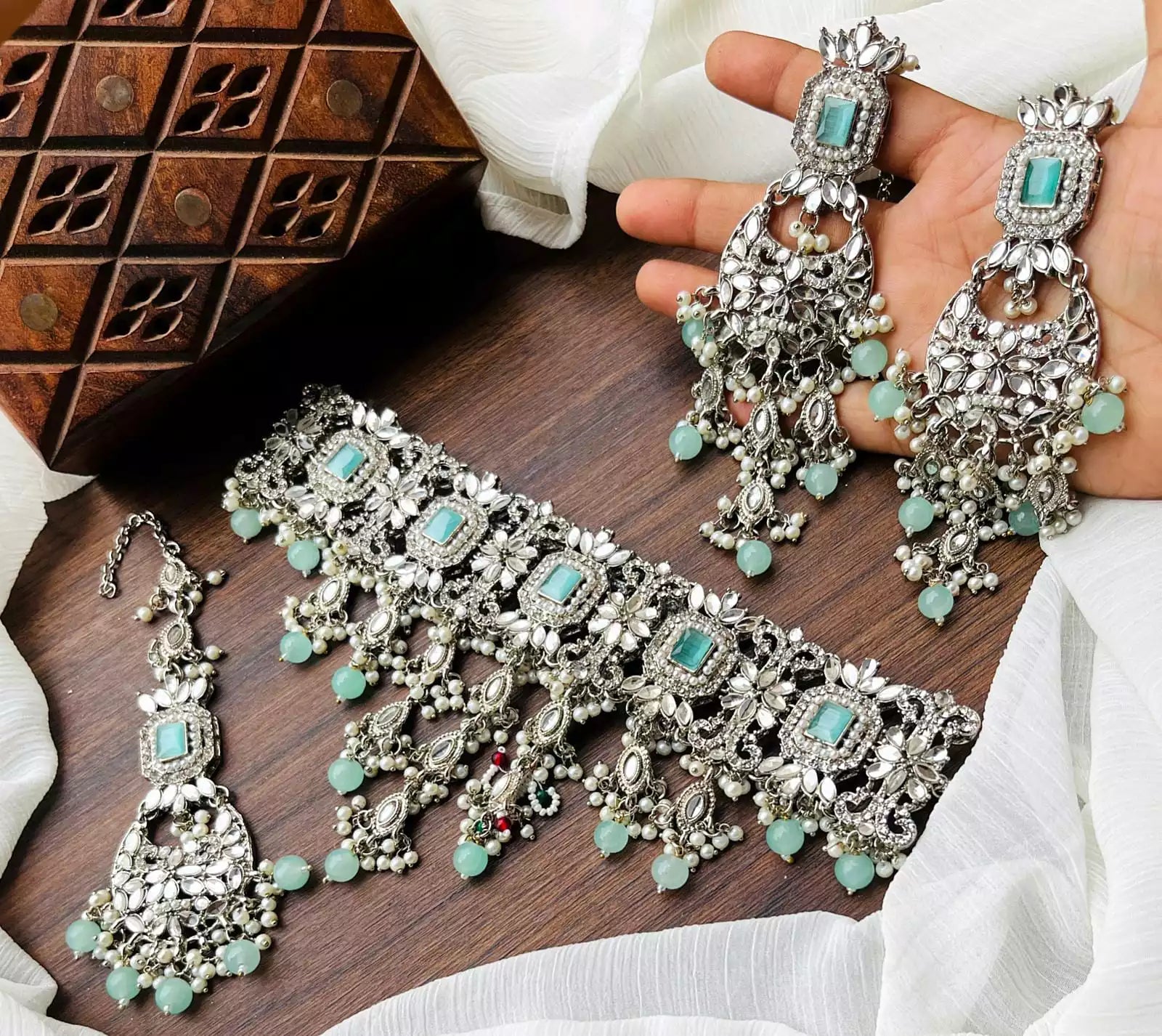 Kundan full neck bridal set