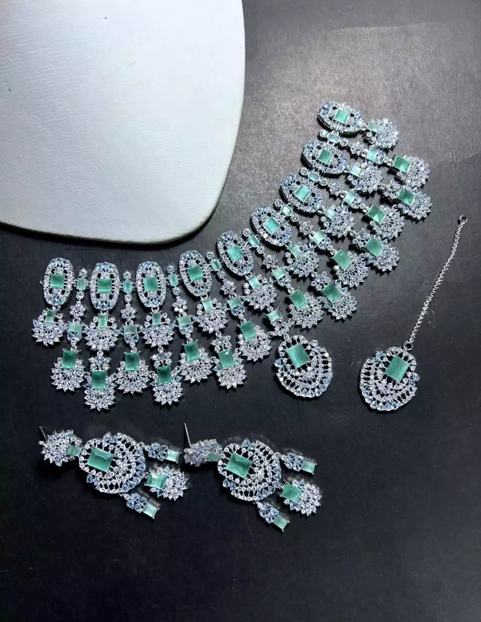 Kiara Advani bridal set with teeka