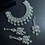 Zircon necklace set with teeka