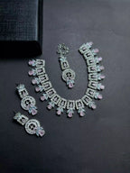 Zircon necklace set with teeka