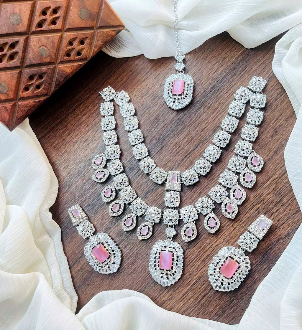 Double line necklace set with teeka