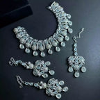 Zircon necklace set with teeka