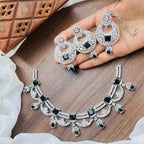 Zircon necklace set with teeka
