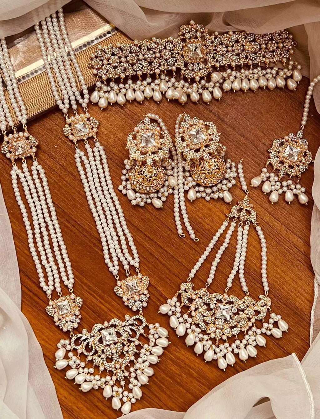 ROYAL Pearl bridal set