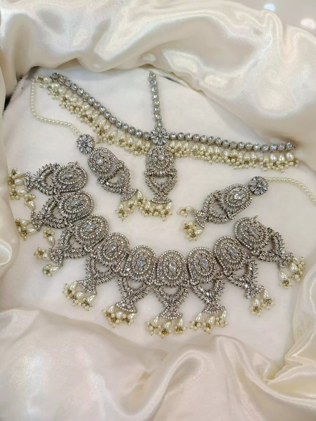 Indian zircon set with matha patti