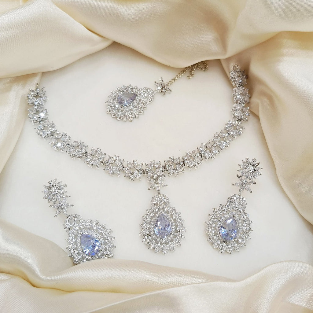 Zircon necklace set with teeka