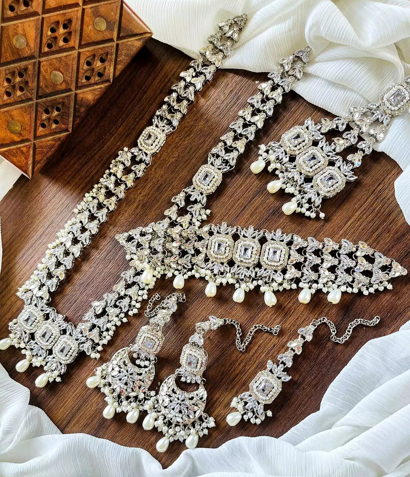 Kundan double dholna bridal set