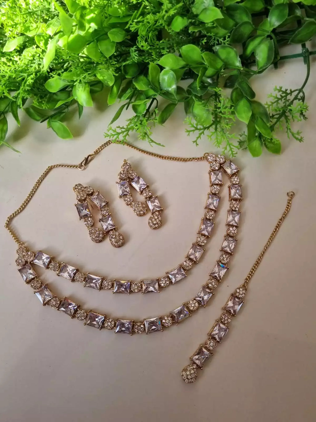 Double layer zircon set with teeka