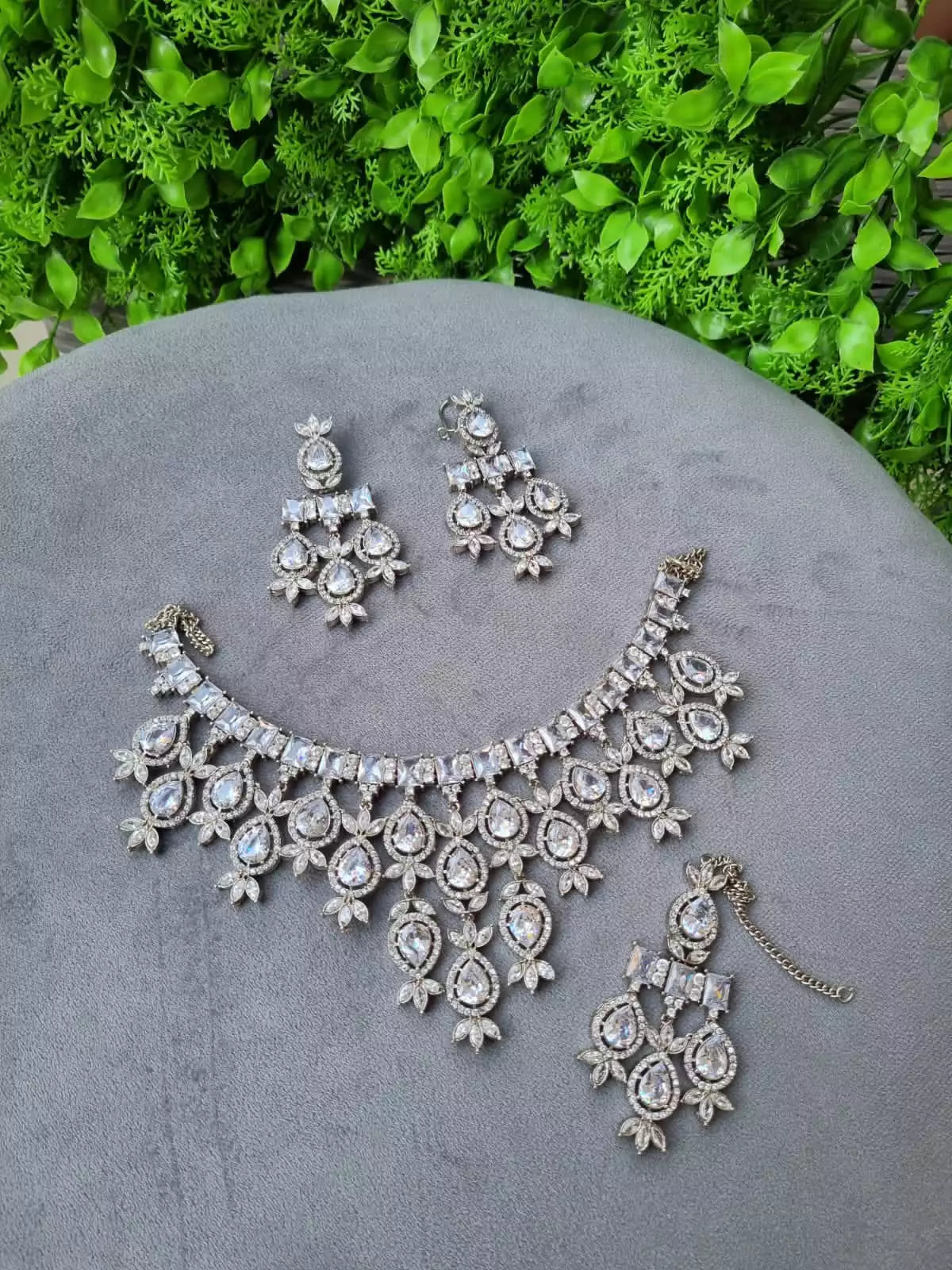 Zircon full neck bridal set
