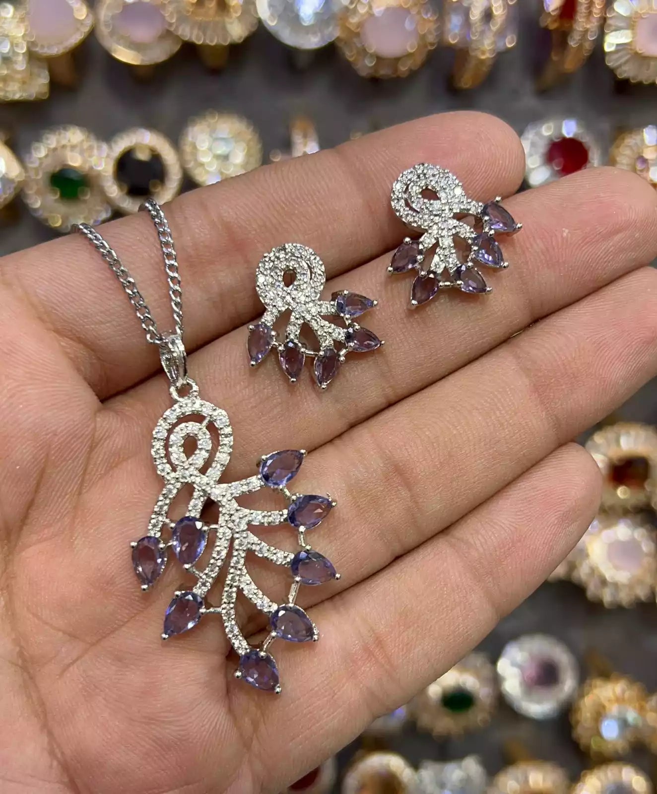 Zircon pendant set with studs
