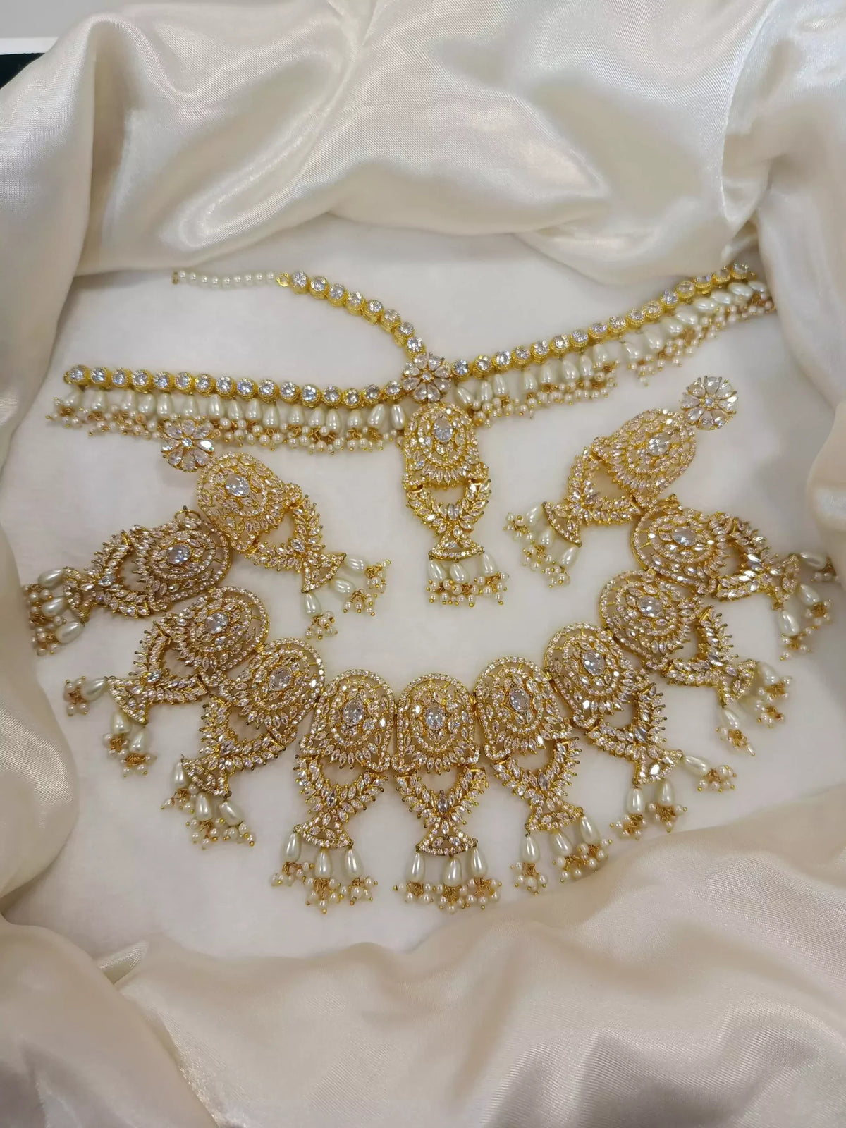 Indian zircon set with matha patti Main image