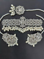 Zircon choker set with teeka