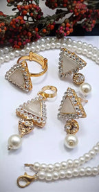 Egyptian locket set with maala