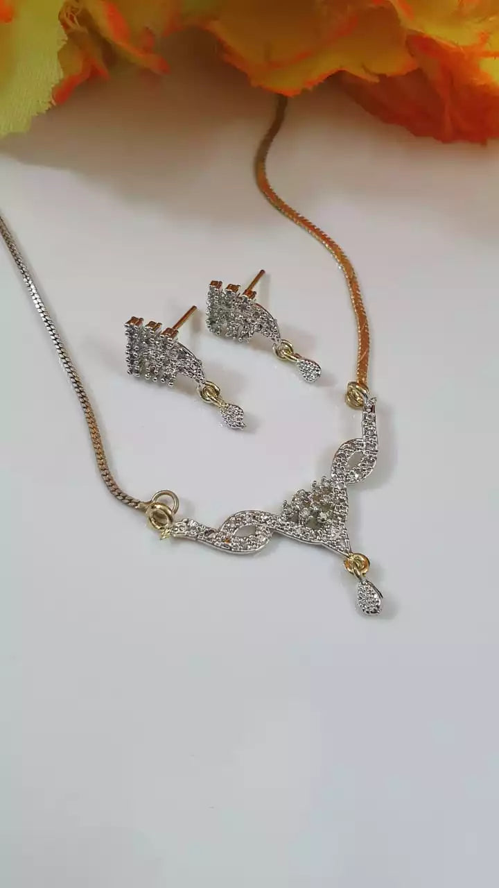 Pendant set