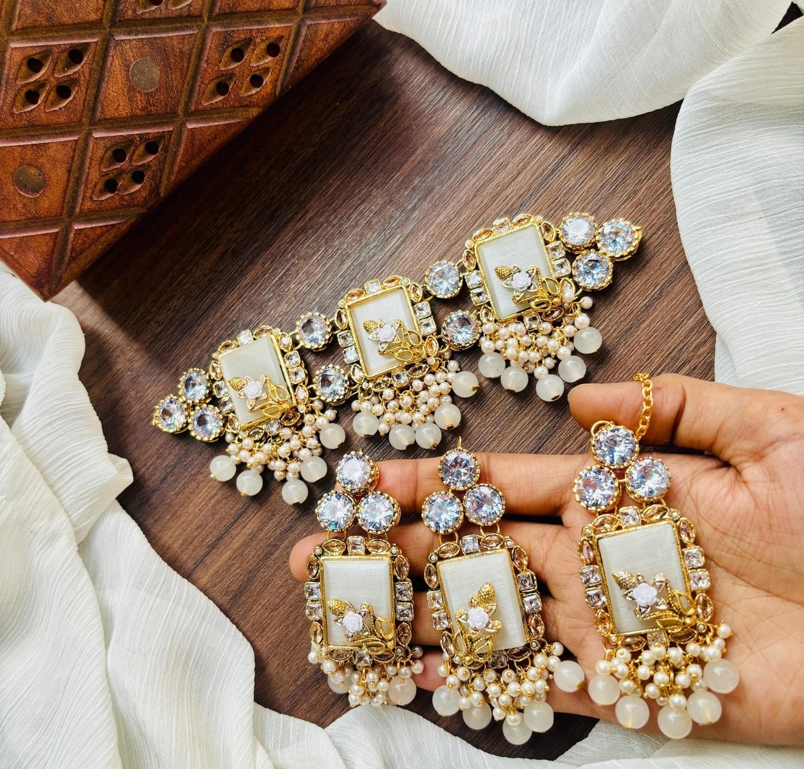 Egyptian choker set