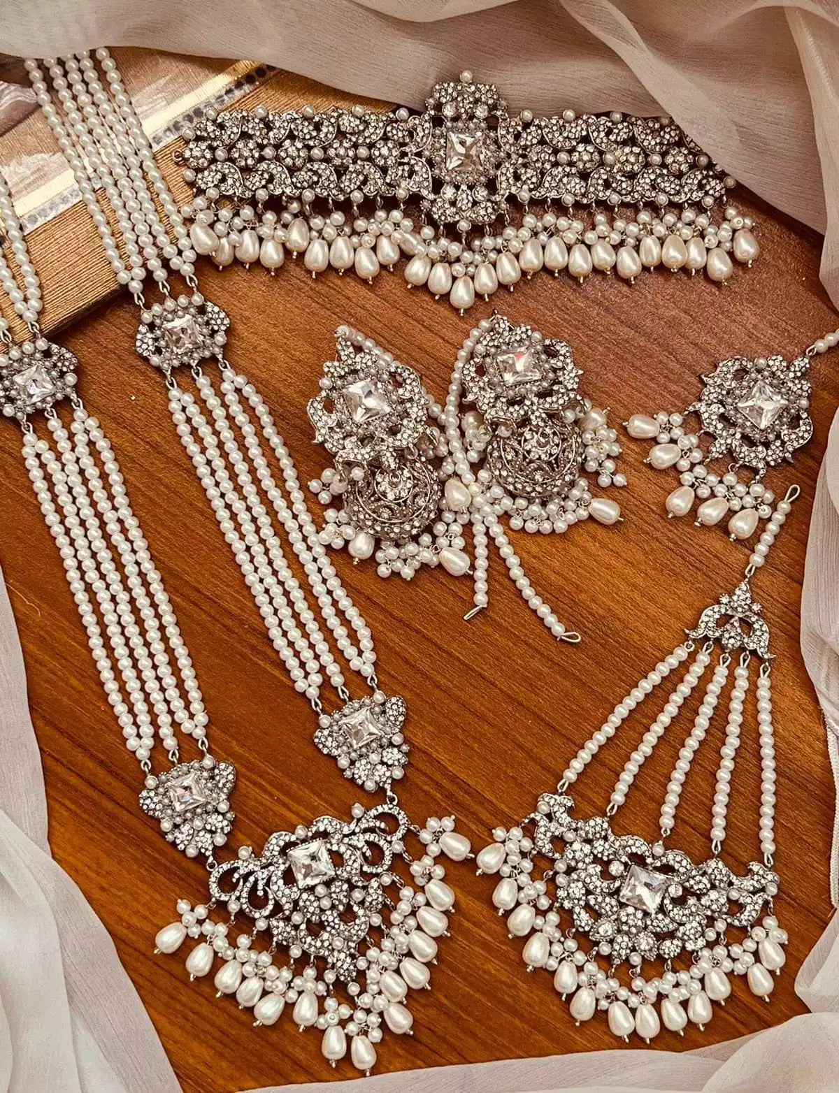 ROYAL Pearl bridal set