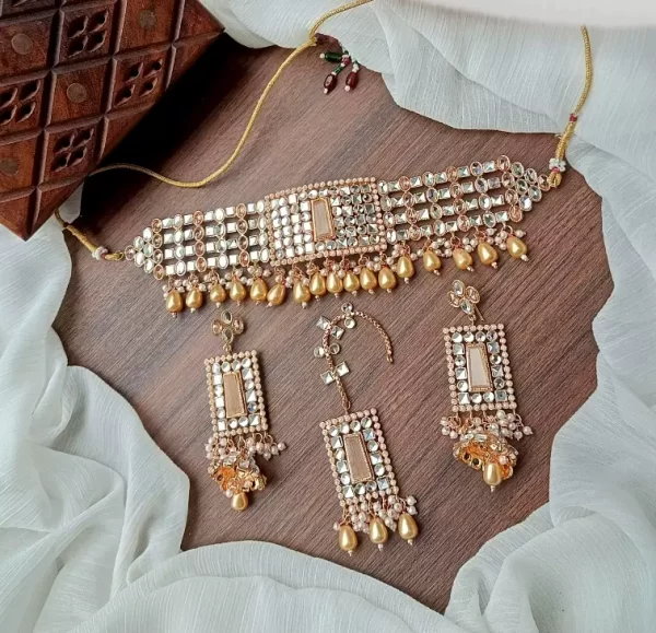 golden-g-2.webp Elegant choker set with teeka - Image 6