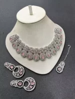 Zircon necklace set with teeka - Image 4
