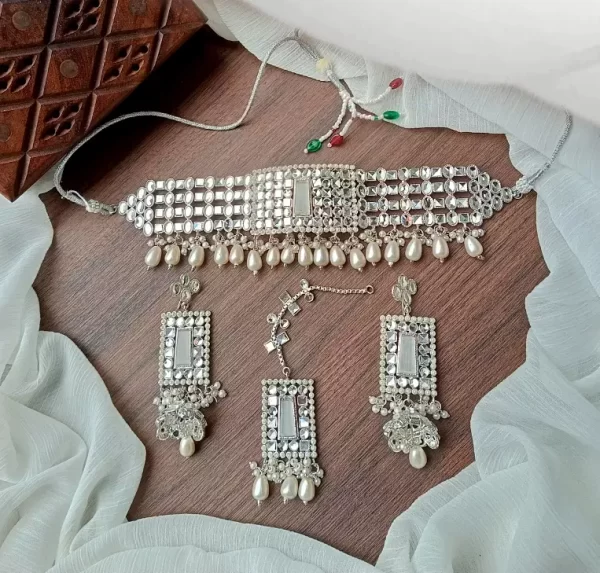 white-s-1.webp Elegant choker set with teeka - Image 2