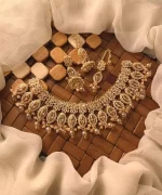 Zircon necklace set with teeka - Image 2