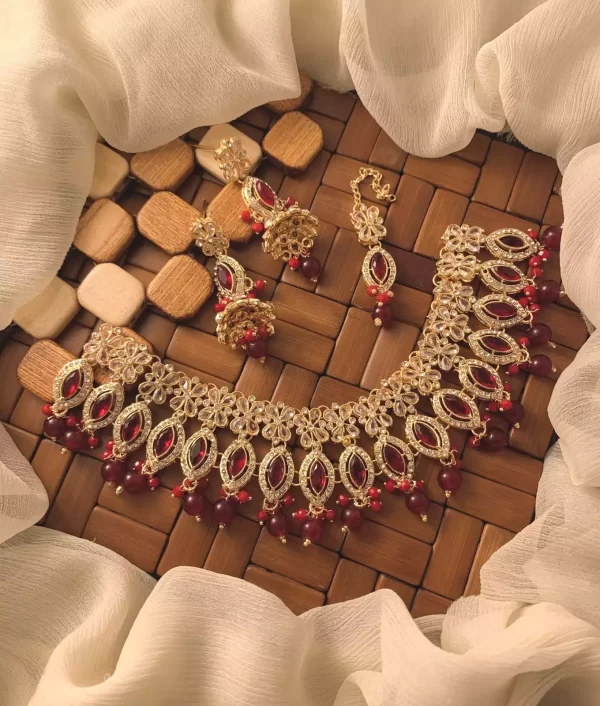 red Zircon necklace set with teeka - Image 1