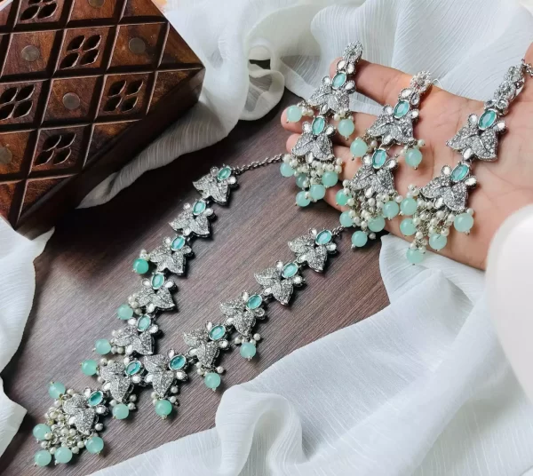 Designer necklace set with teeka - Image 5