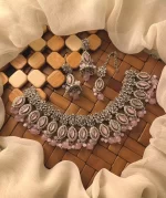 Zircon necklace set with teeka - Image 5