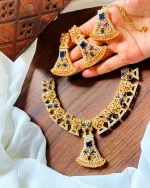 Zircon necklace set with teeka - Image 5