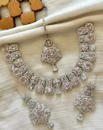 Zircon necklace set with teeka - Image 4