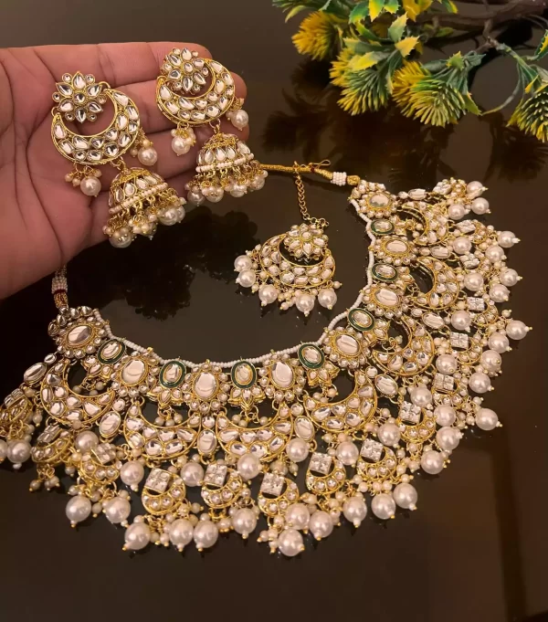 white Kundan heavy necklace set - Image 3