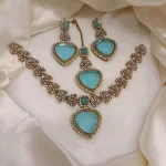 Zircon necklace set with teeka