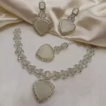 Zircon necklace set with teeka - Image 14