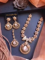 Zircon necklace set with teeka - Image 4