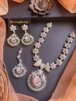 Zircon necklace set with teeka - Image 3