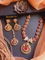 Zircon necklace set with teeka