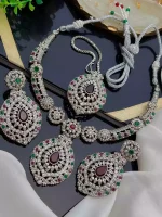 Elegant necklace set with teeka - Image 2