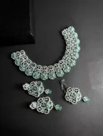 Zircon necklace set with teeka - Image 6