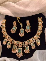 Zircon necklace set with teeka - Image 7