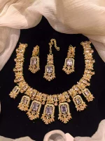 Zircon necklace set with teeka - Image 6