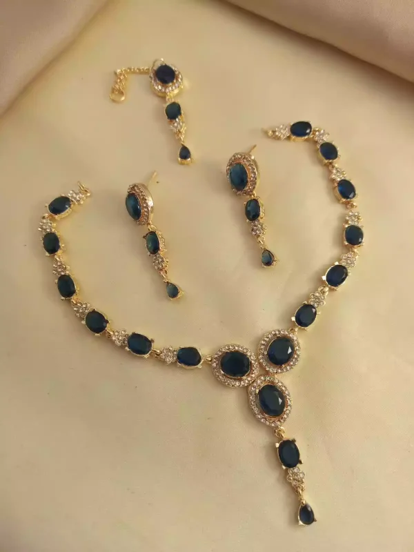 IMG-20250701-WA0082 Zircon necklace set with teeka - Image 1