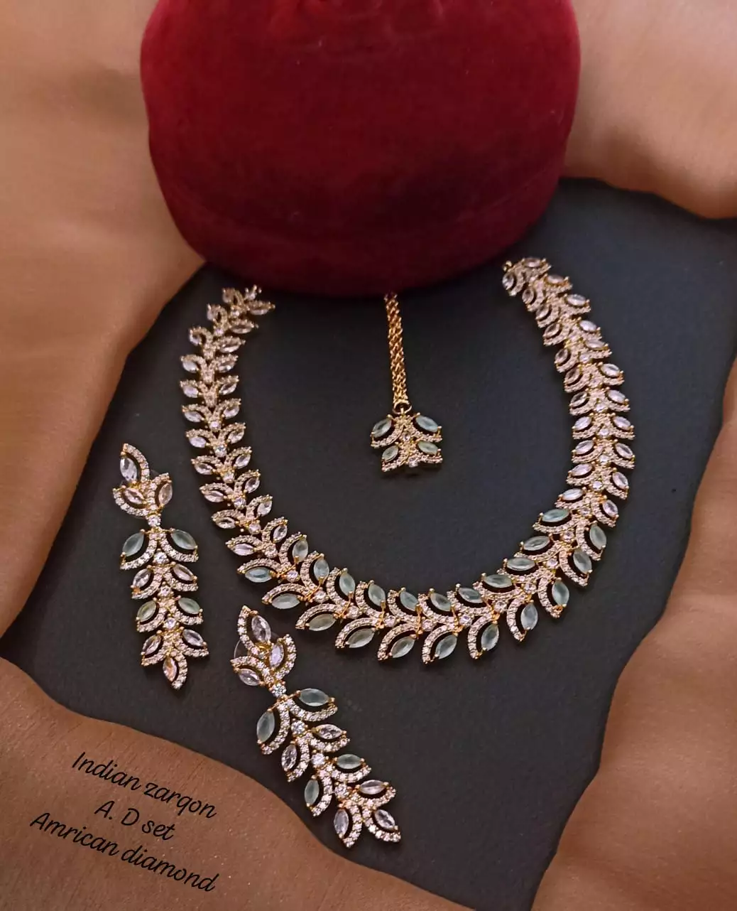 Zircon necklace set with teeka jewelry (1) Zircon necklace set with teeka