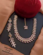 Zircon necklace set with teeka - Image 2