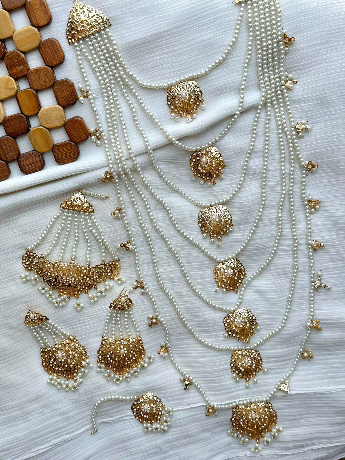 Golden-17.webp 7 layer Hyderabadi set with jhumar - Image 1