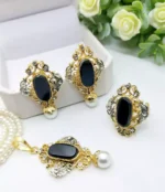Elegant pendant set with ring