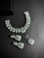 Zircon necklace set with teeka