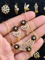 Delicate pendant set